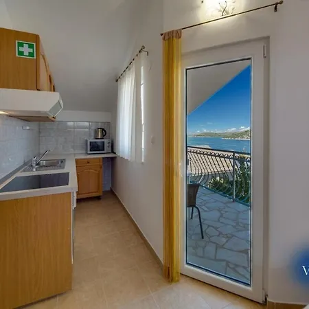 In With Sea View, Terrace, Air Conditioning, Wifi 4773-3 Apartment Razanj